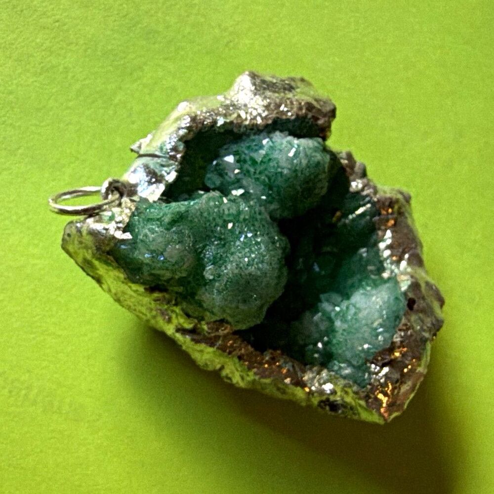 Green Stone Crystal Cluster Geode Style Charm Pendant, Irregular, Gold Bail